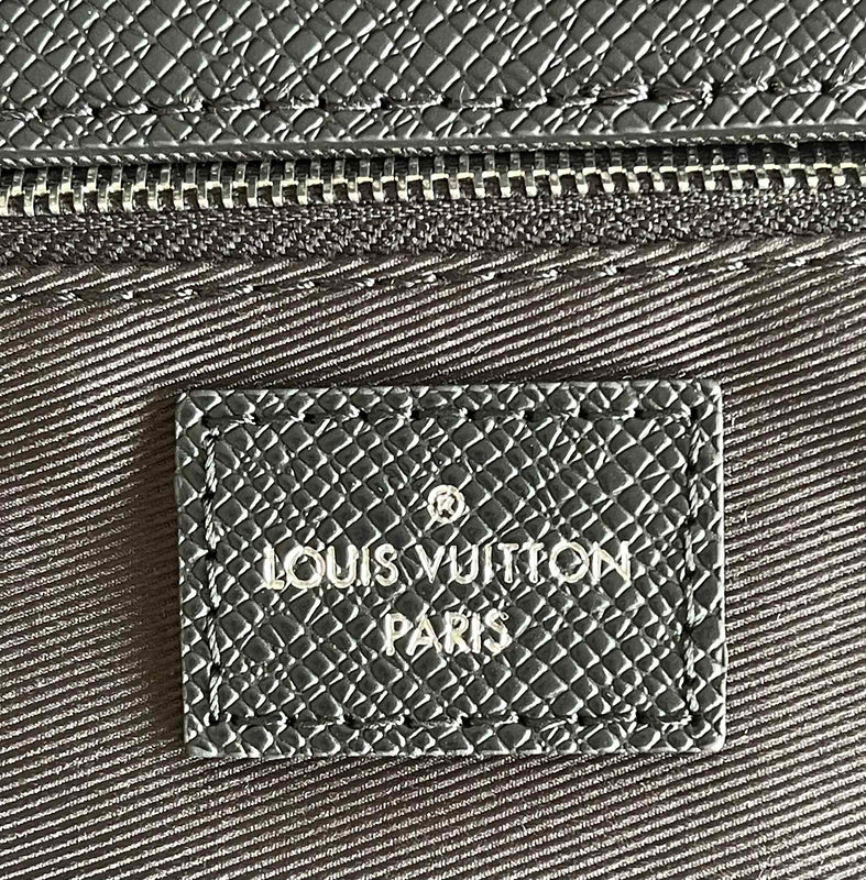 Franco Shops - Louis Vuittons - 12655
