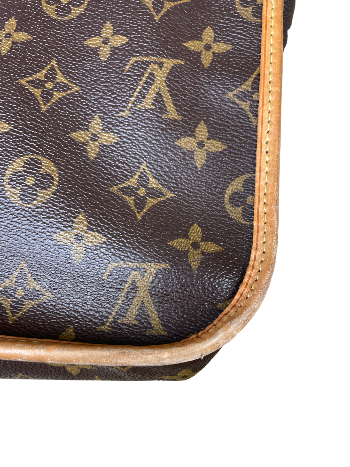 Handbag Luxury Designer By Louis Vuitton Bosphore Messenger Bag Monogram canvas GM Size: Medium
