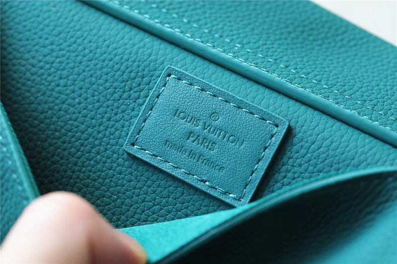 Franco Shops - Louis Vuittons - 9920