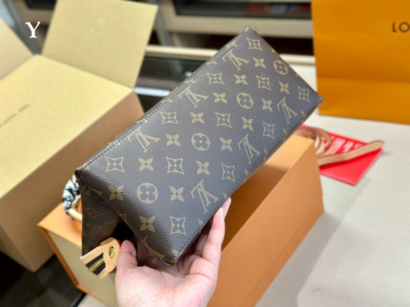 Franco Shops - Louis Vuittons - 15092