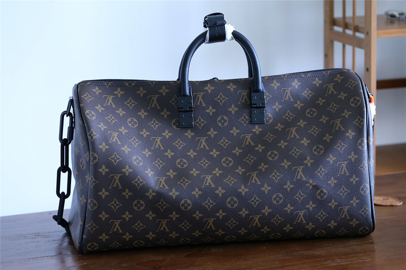 Franco Shops - Louis Vuittons - 9454