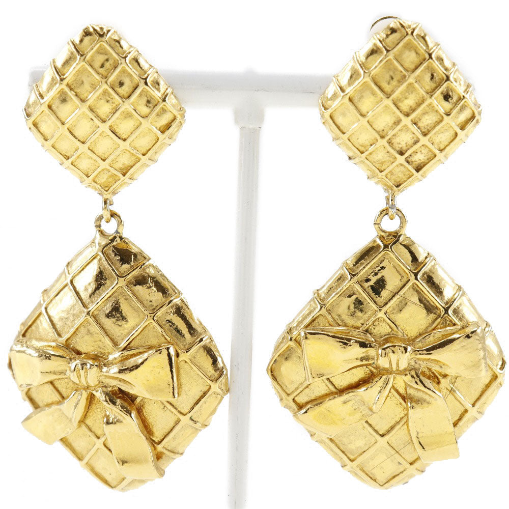 Chanel CHANEL Quilting Earring G French Gold 43.9g Quilting A-Rank Earring