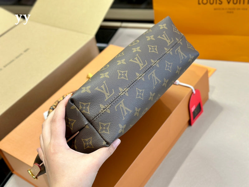 Franco Shops - Louis Vuittons - 15001