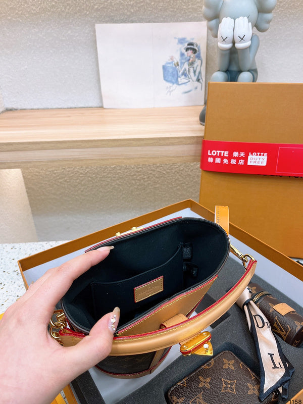 Franco Shops - Louis Vuittons - 15104