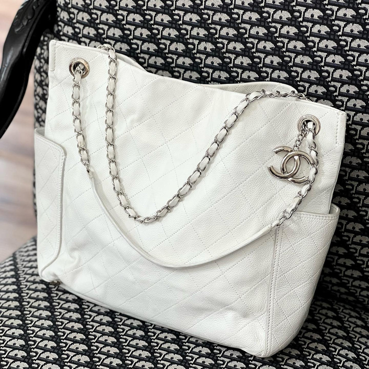 CHANEL CAVIAR QUILTED LEATHER TOTE BAG