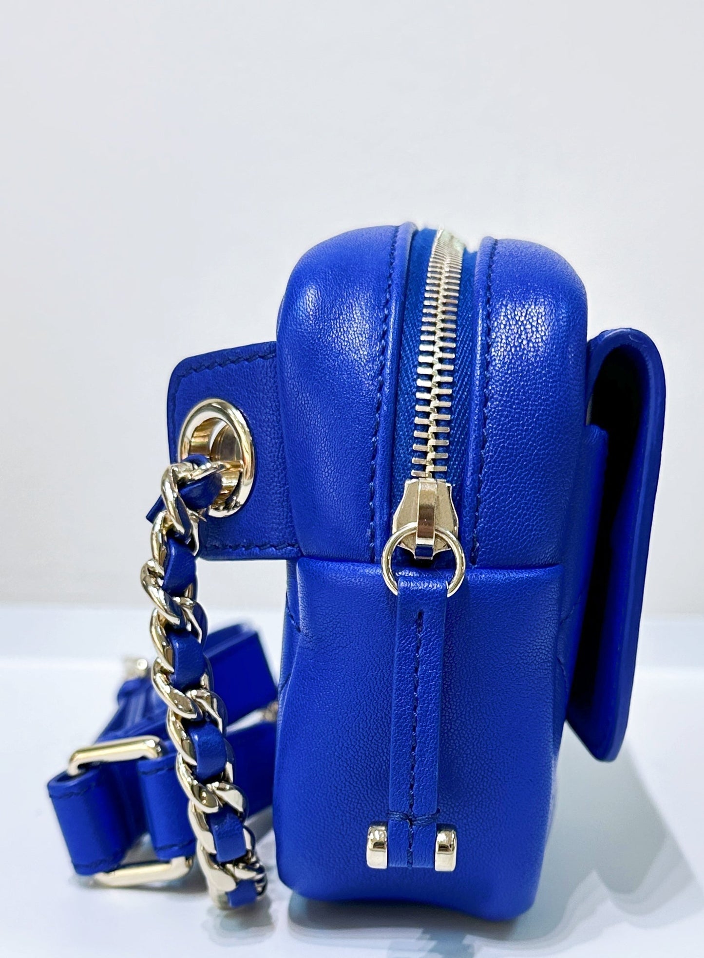 Chanel Blue Elegant Handbag 5