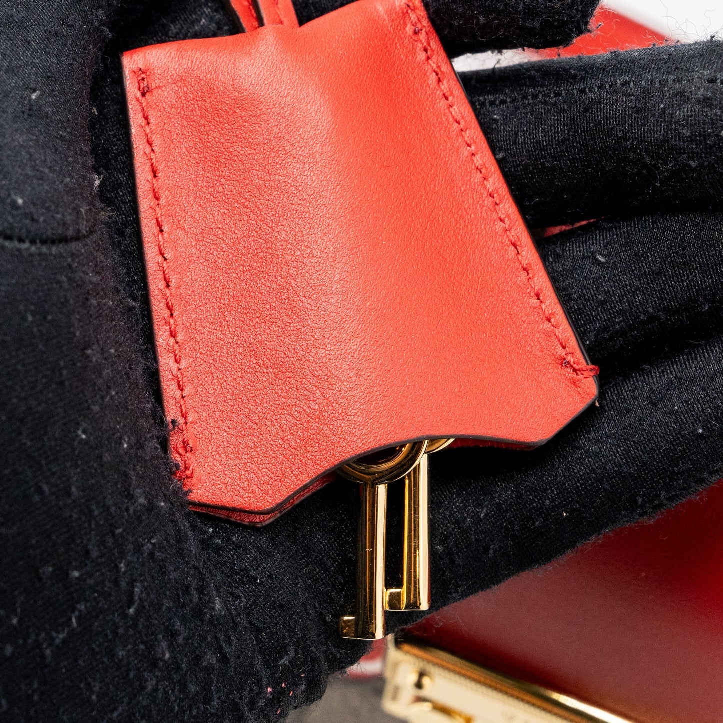 Gucci small Padlock shoulder bag GG supreme canvas red