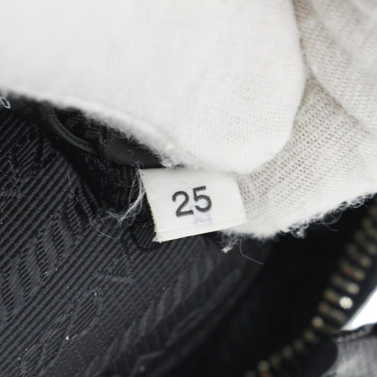 PRADA Re-Edition 2005 Re-Nylon Shoulder Bag Black