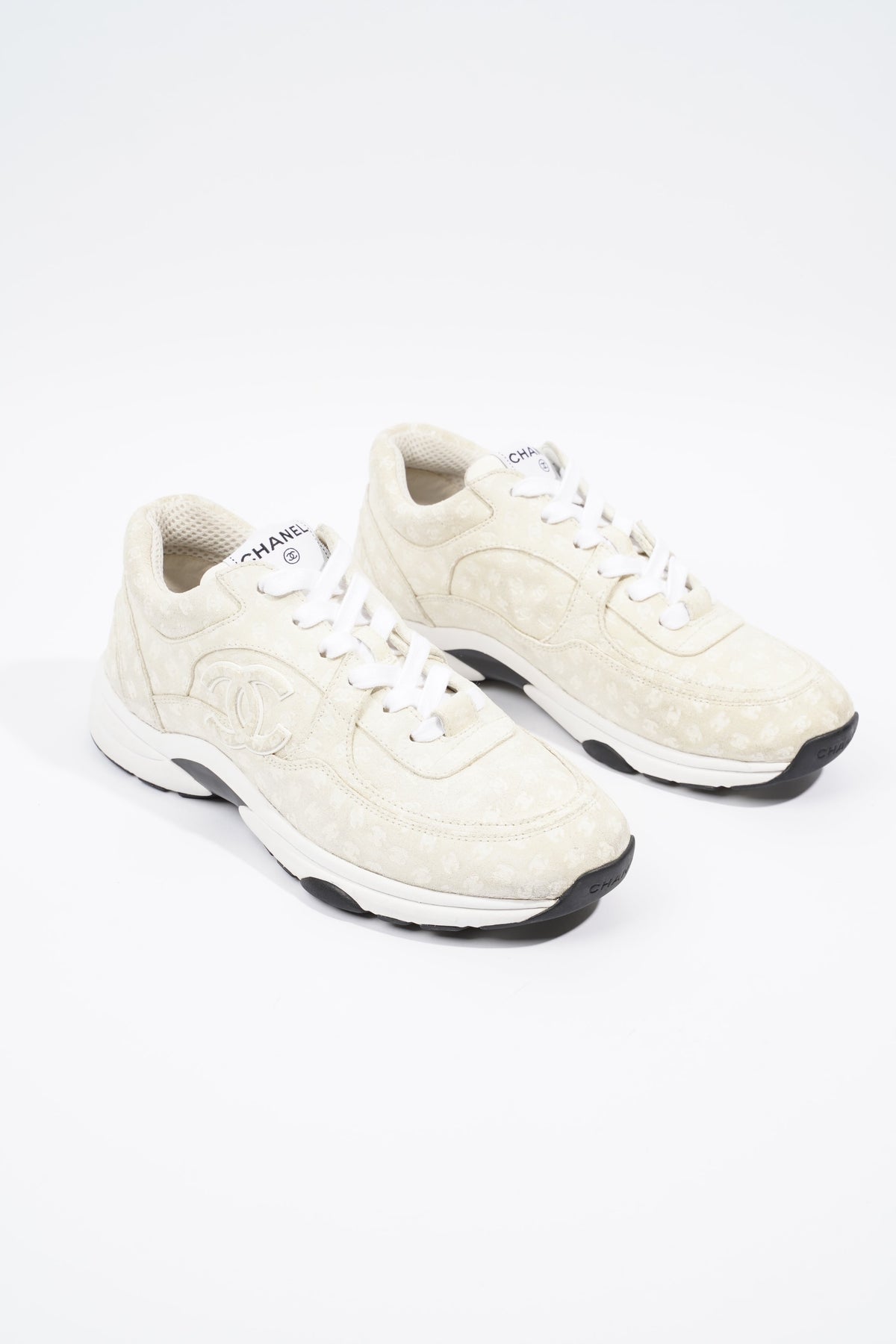 Chanel CC Logo Cream White Suede EU 39.5 UK 6.5