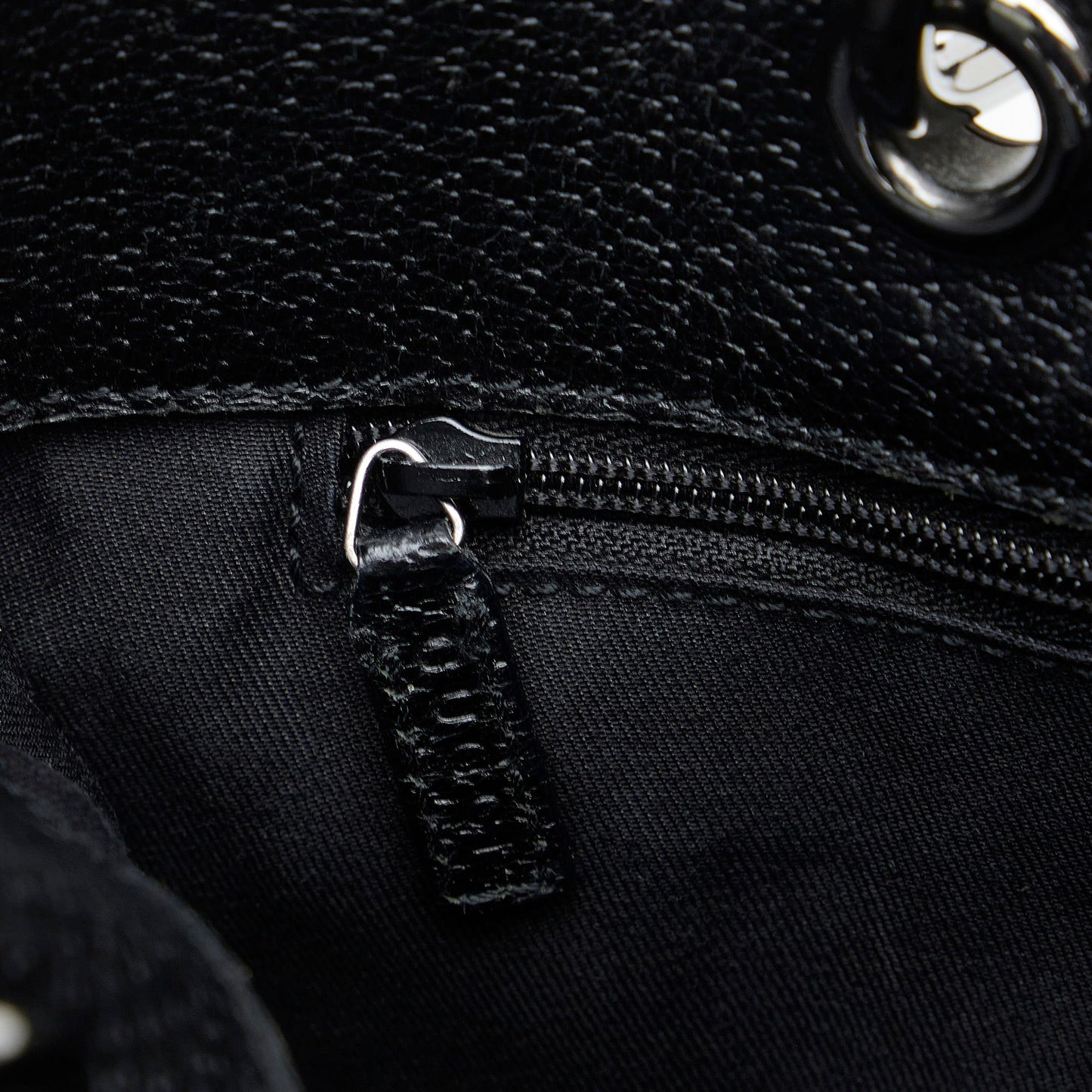 Gucci GG Canvas Eclipse Tote (SHG-B9ui4j)