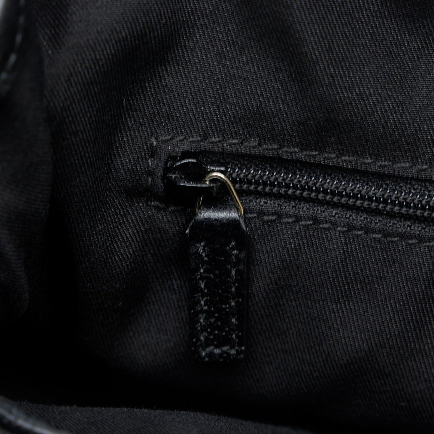 Gucci GG Canvas Pelham Tote (SHG-bXJs1N)