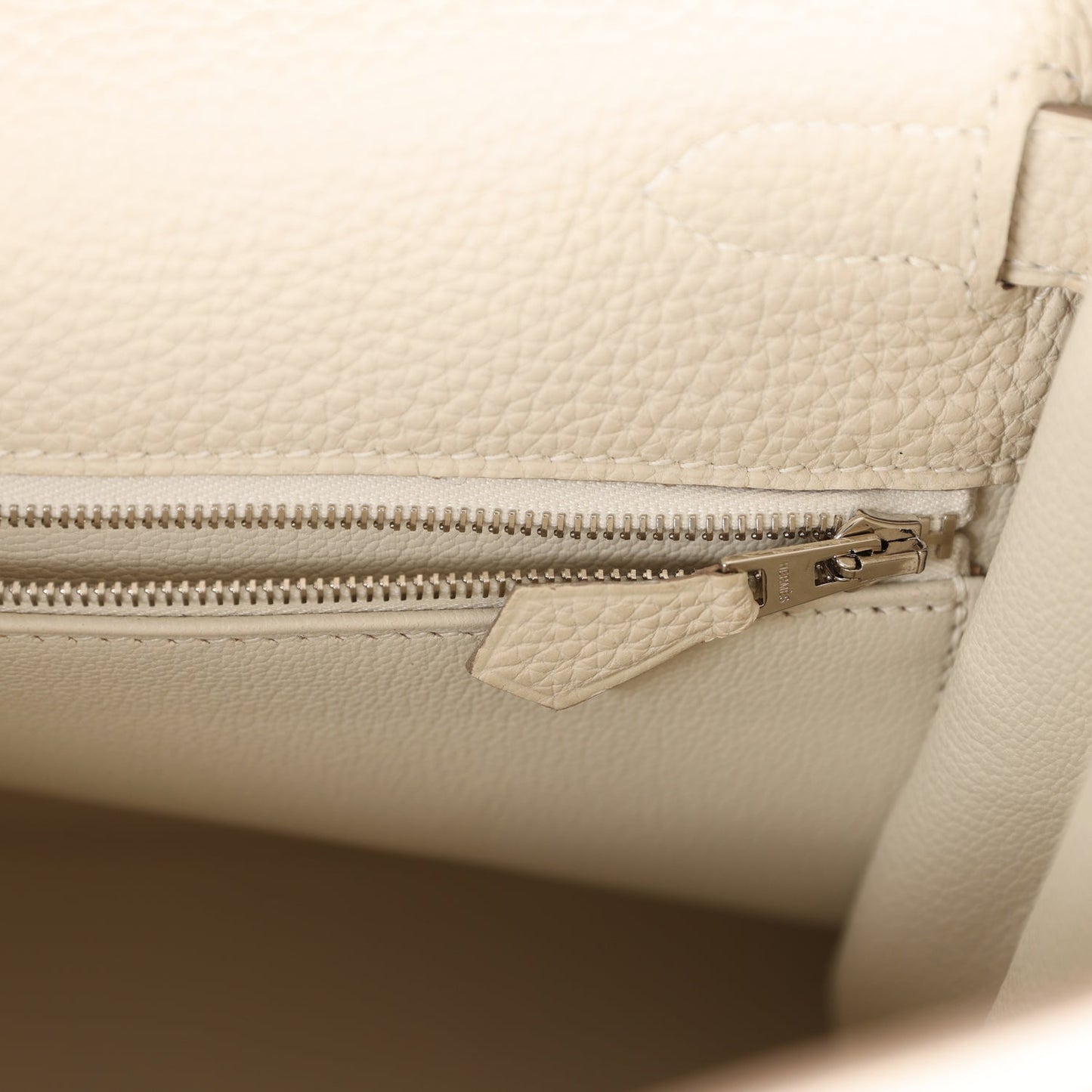 Pre-owned Hermes Kelly Retourne 32 Craie Au Gallop Togo Palladium Hardware