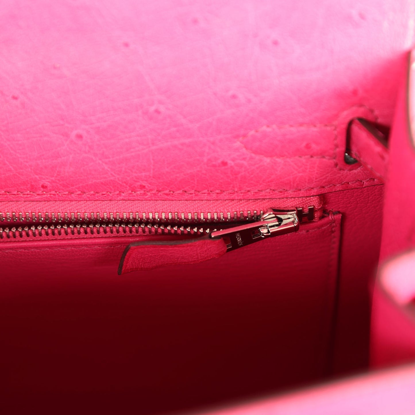 Pre-owned Hermes Kelly Sellier 25 Rose Tyrien Ostrich Palladium Hardware