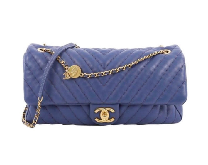 CHANEL CHEVRON MEDALLION CHARM FLAP BAG-HS