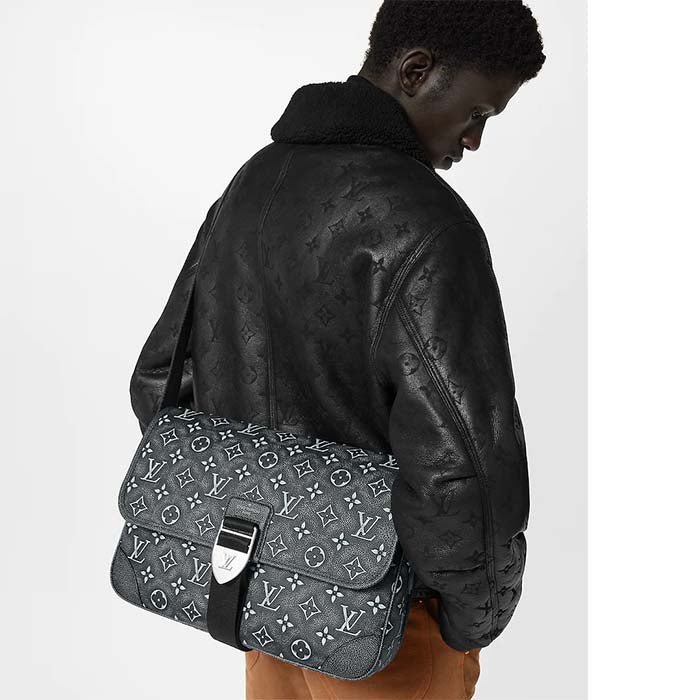 Louis Vuitton LV Unisex Archy Messenger MM Bag Black Charcoal Cowhide Leather