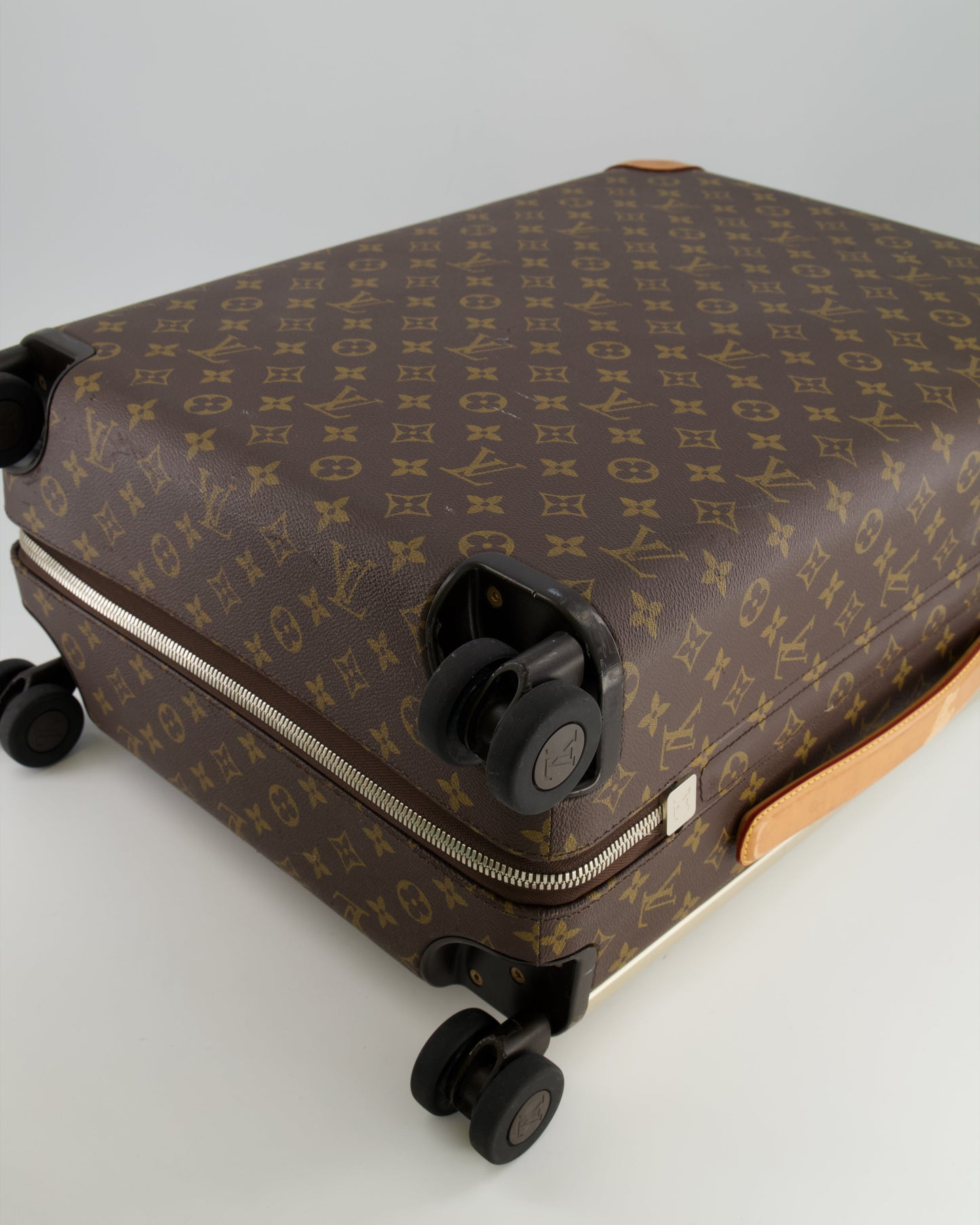 Louis Vuitton Horizon 55 Cabin Suitcase in Brown Monogram Canvas