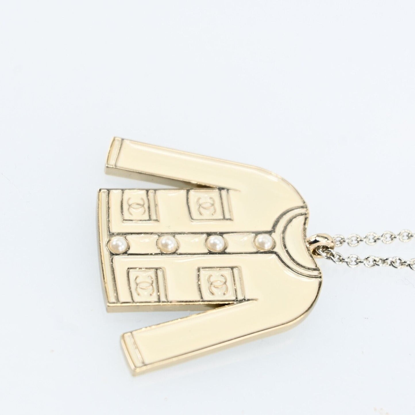 Chanel Elegant Handbag 24