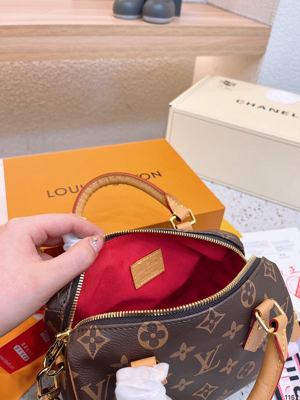 Franco Shops - Louis Vuittons - 15143