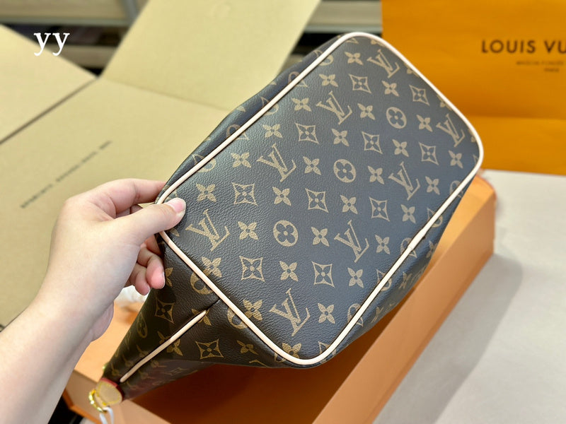 Franco Shops - Louis Vuittons - 15000