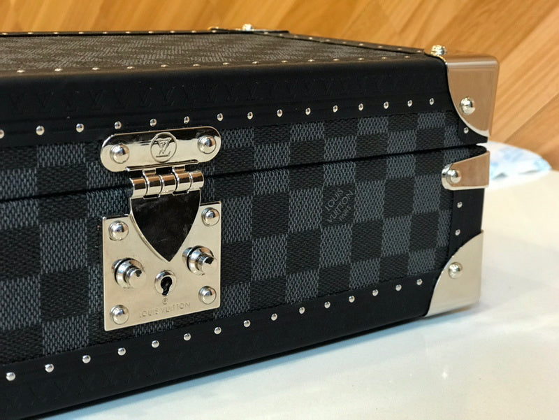 Franco Shops - Louis Vuittons - 9498