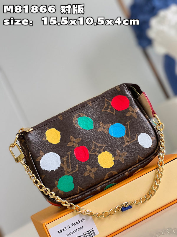 Franco Shops - Louis Vuittons - 15705