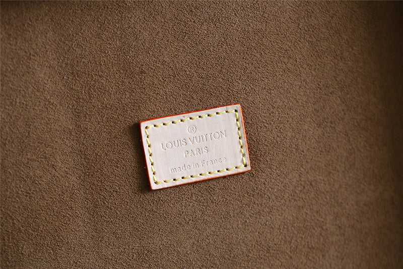 Franco Shops - Louis Vuittons - 9551