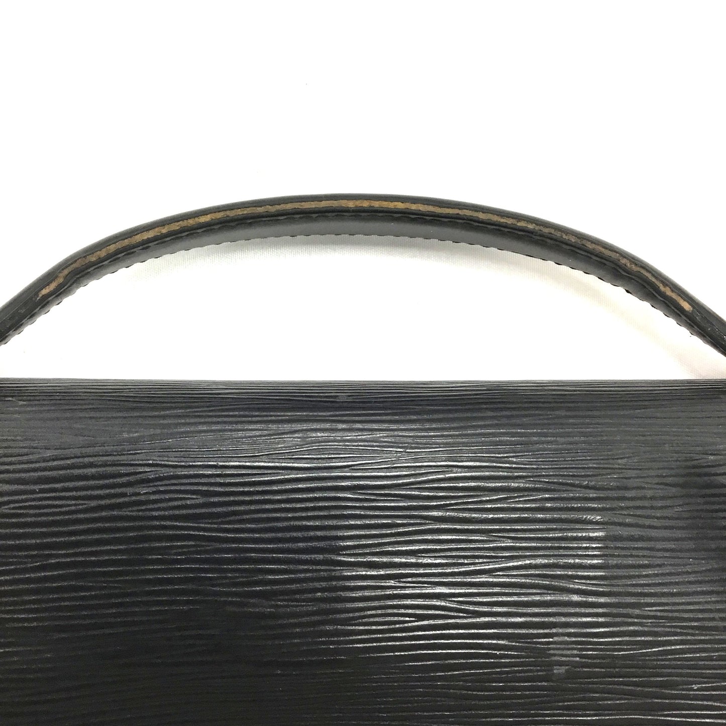 Handbag Designer By Louis Vuitton Size: Medium