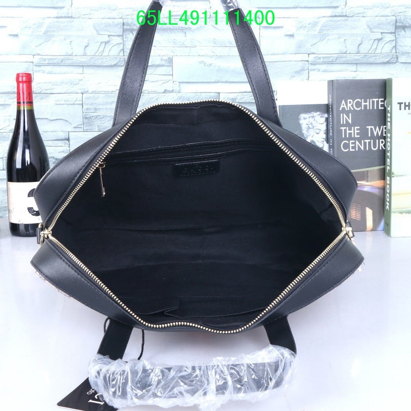 Gucci Bags - The Tote 945