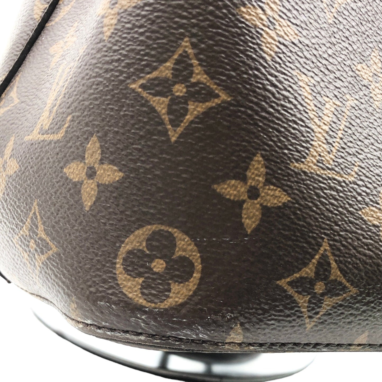Handbag Luxury Designer By Louis Vuitton Size: Medium