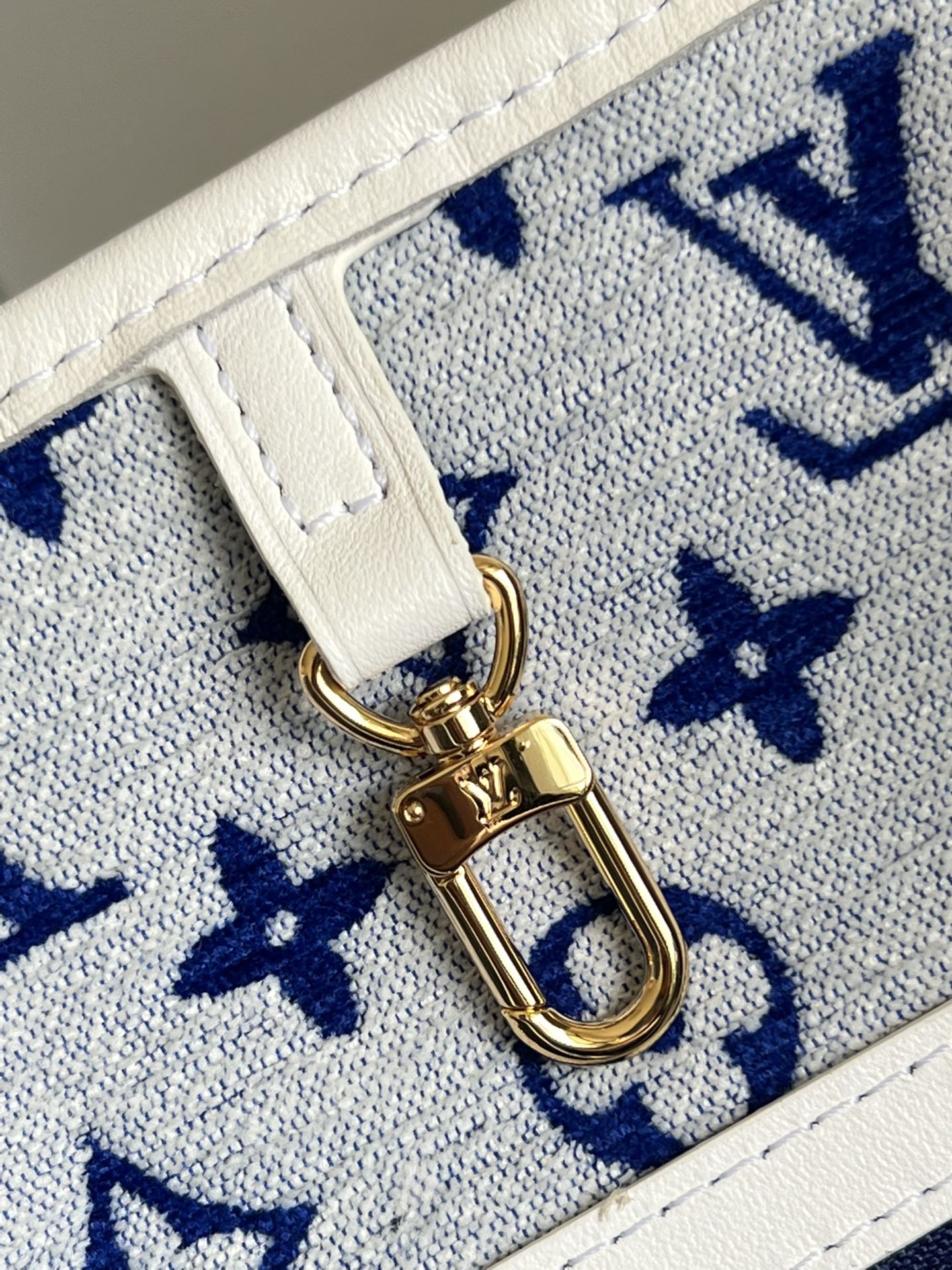 Louis Vuitton Neverfull MM Tote Bag