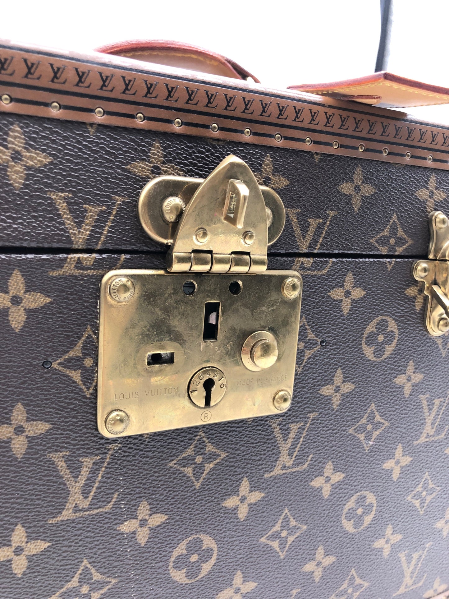 Handbag Luxury Designer By Louis Vuitton Size: Large