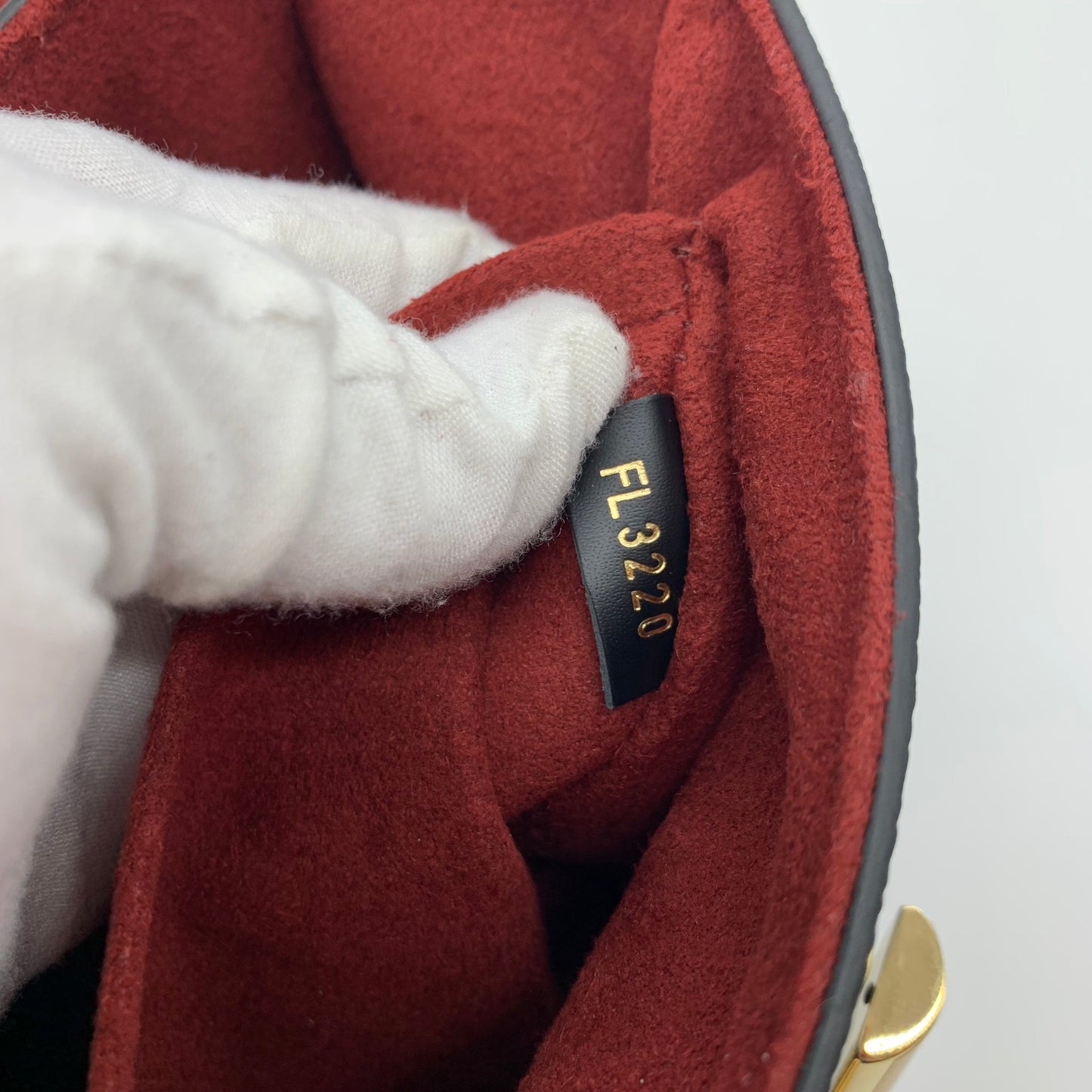 Handbag Luxury Designer By Louis Vuitton Size: Medium