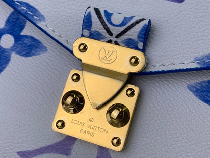 Franco Shops - Louis Vuittons  - 15236