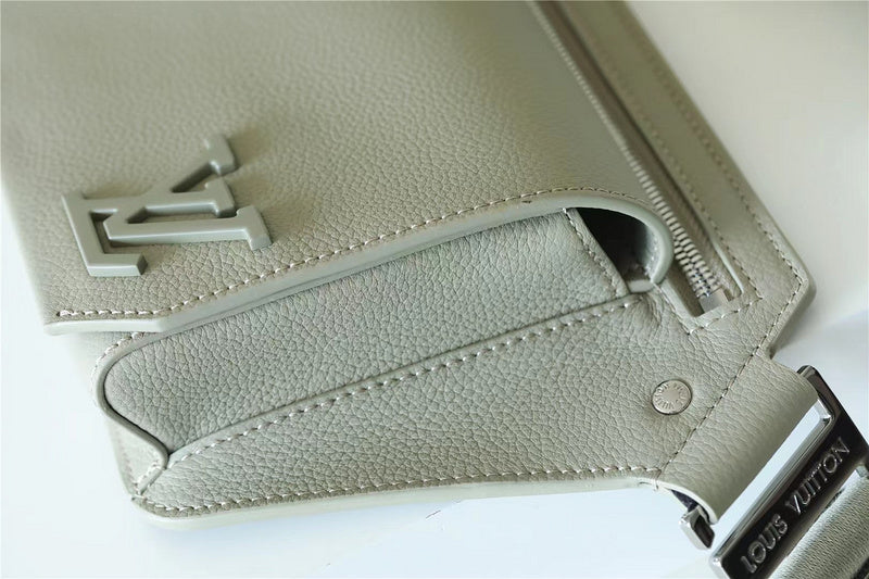 Franco Shops - Louis Vuittons  - 9983