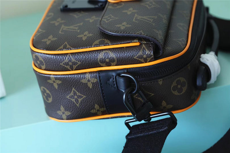 Franco Shops - Louis Vuittons  - 9910