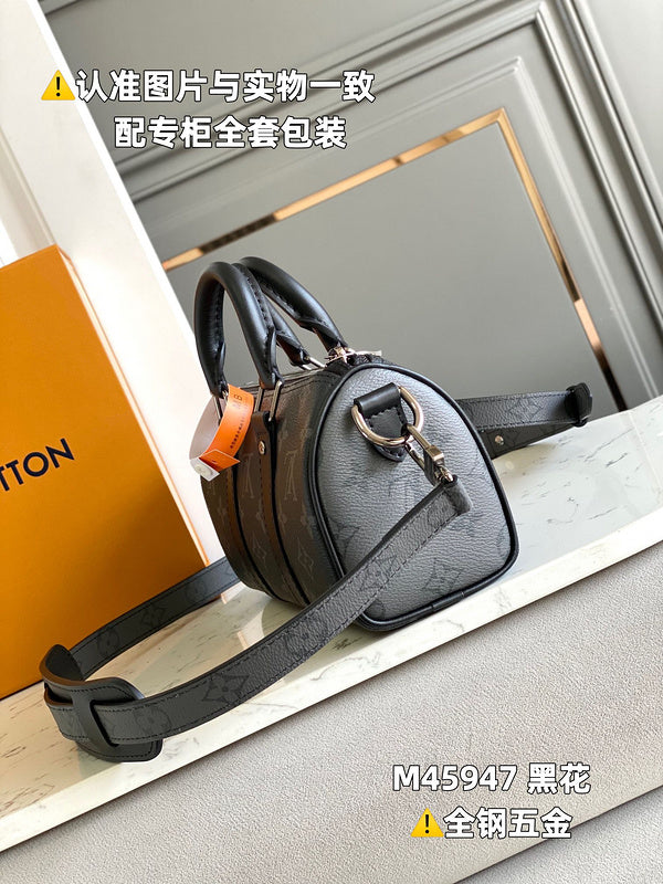 Franco Shops - Louis Vuittons  - 15415