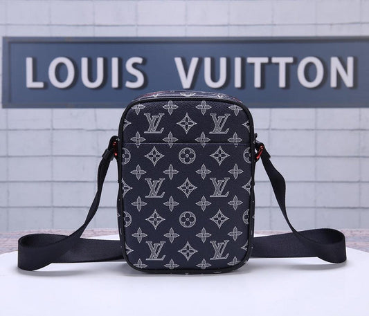 Franco Shops - Louis Vuittons  - 15582