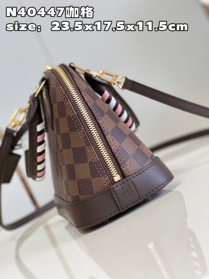 Franco Shops - Louis Vuittons  - 15771