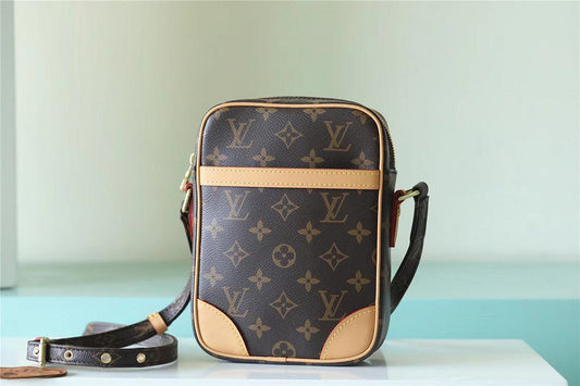 Franco Shops - Louis Vuittons  - 9902