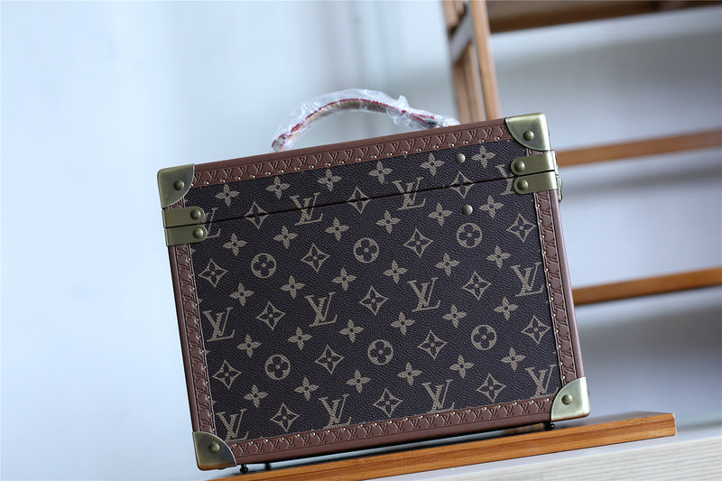 Franco Shops - Louis Vuittons  - 9512