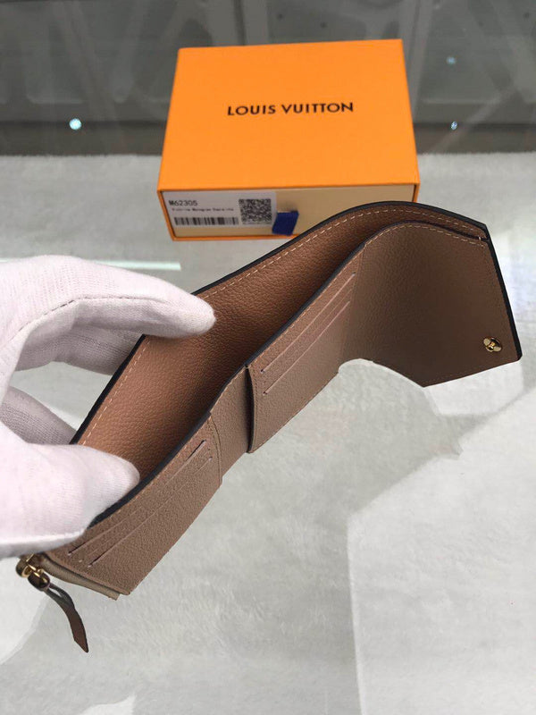 Franco Shops - Louis Vuittons  - 9149