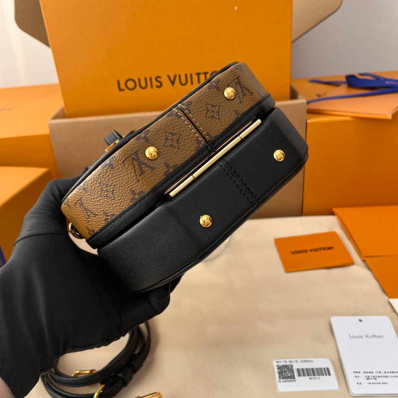 Franco Shops - Louis Vuittons  - 15836
