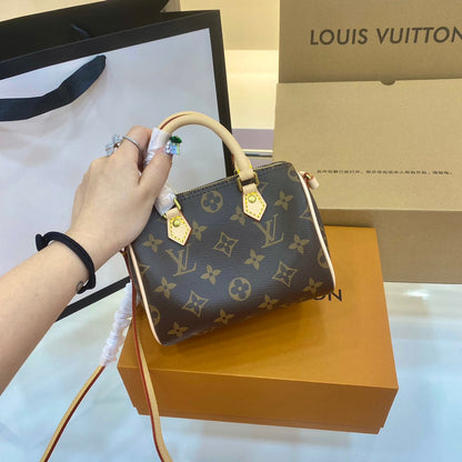 Franco Shops - Louis Vuittons  - 15071