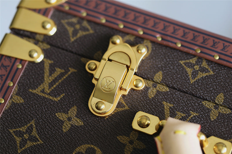 Franco Shops - Louis Vuittons  - 9516