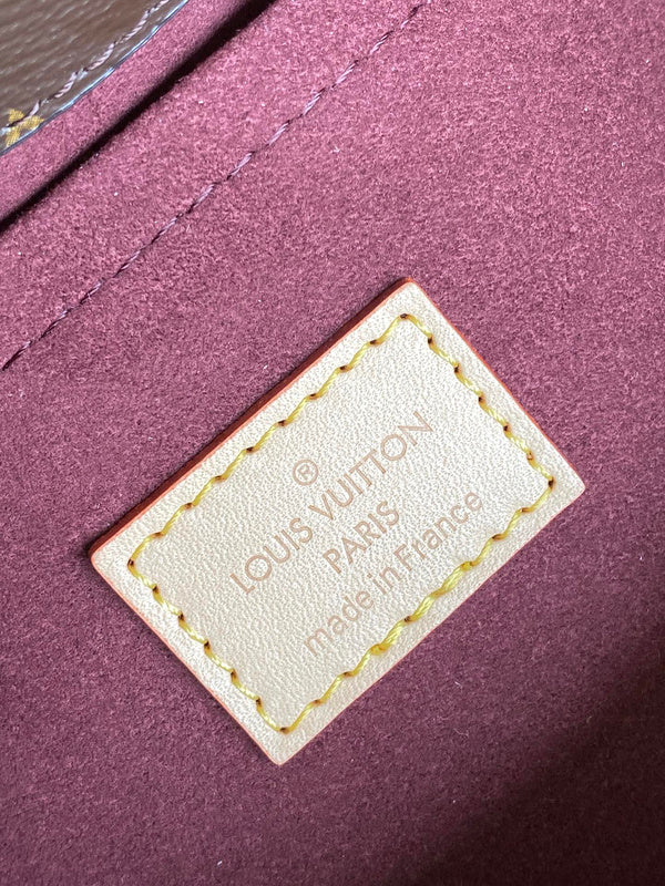 Franco Shops - Louis Vuittons  - 15420