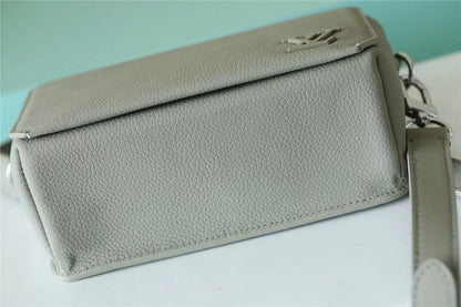 Franco Shops - Louis Vuittons  - 9917