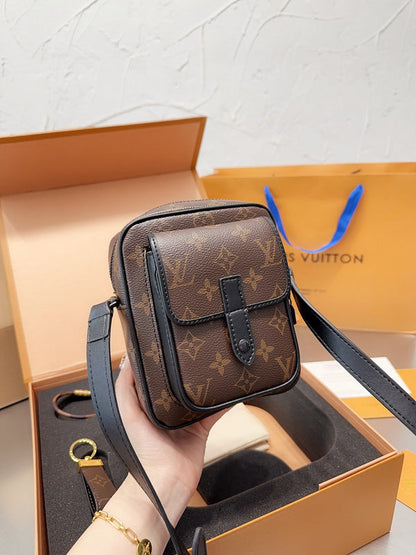 Franco Shops - Louis Vuittons  - 14883
