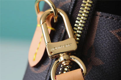 Franco Shops - Louis Vuittons  - 10017