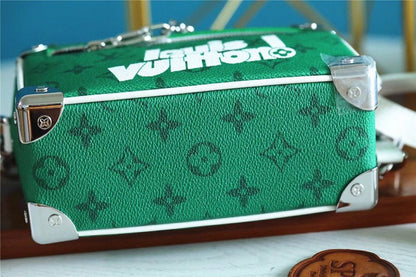 Franco Shops - Louis Vuittons  - 10170