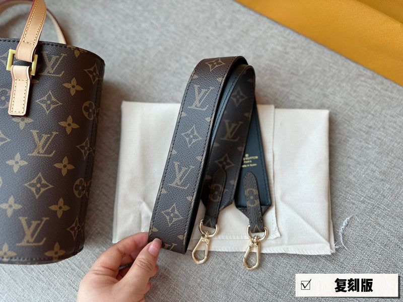 Franco Shops - Louis Vuittons  - 15079